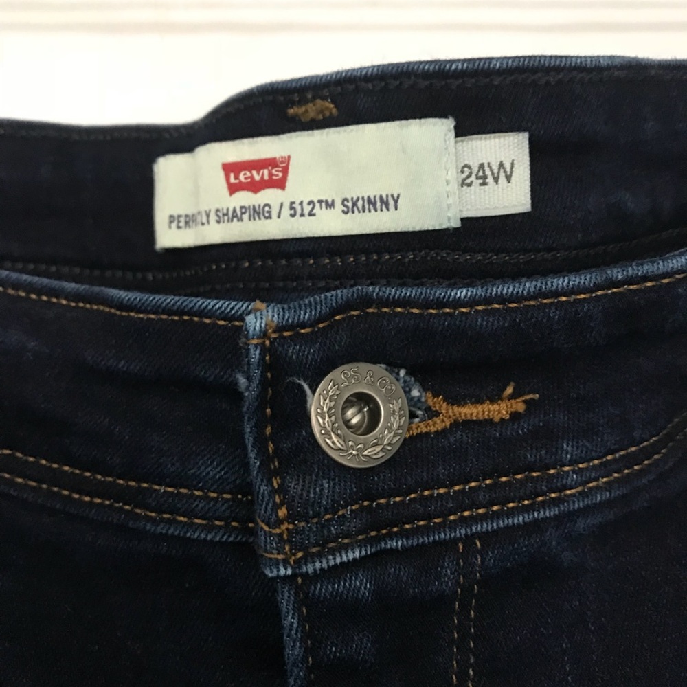Levi’s 512 Skinny Jeans / “Perfectly Shaping”/ 24W